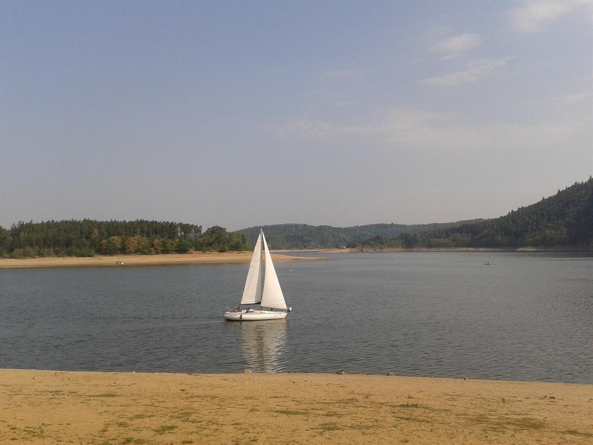 Pod Lesem Apartament Bohutín (středočeský)